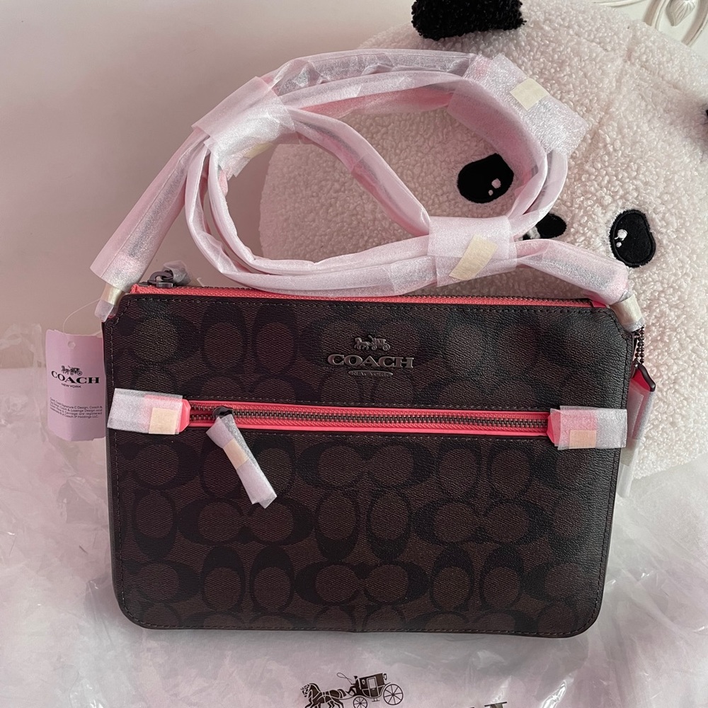 Coach Gallery File Bag In Signature Canvas, Nwot - image 4